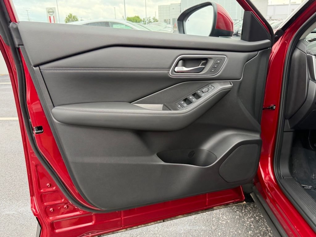 New 2026 Scarlet Ember Tintcoat Nissan Platinum image 12