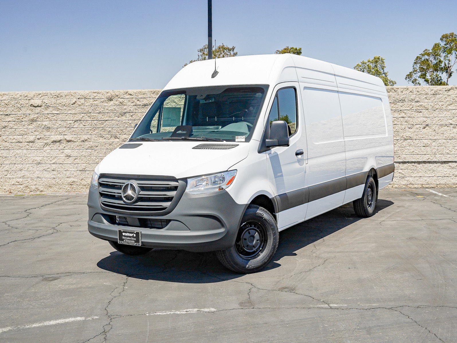 New 2026 Arctic White Mercedes-Benz 2500 High Roof I4 Diesel HO 170 Extended RWD image 1
