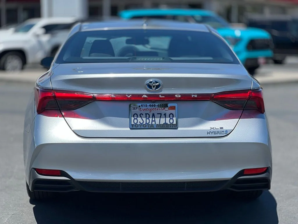 Used 2020 Silver Toyota XLE Plus image 10