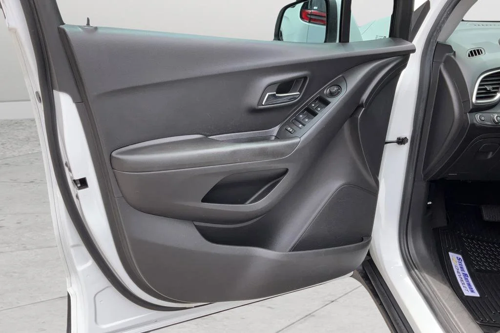 2022 Chevrolet Trax LT - Photo 11