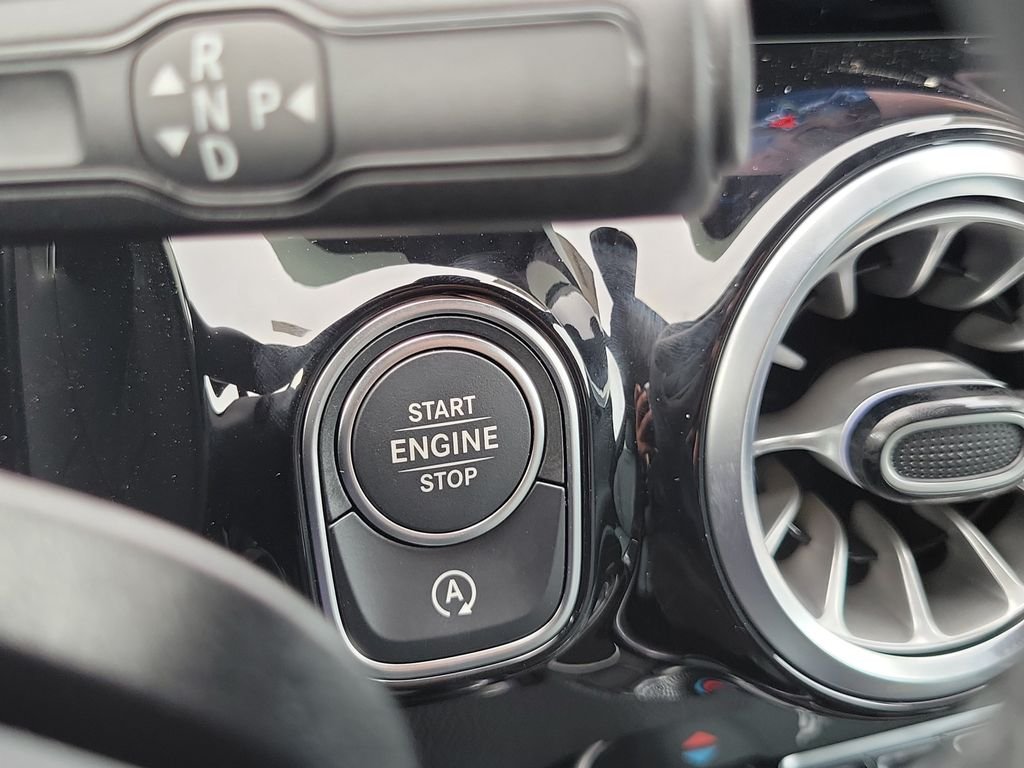 New 2026 Mountain Grey Metallic Mercedes-Benz GLA 250 image 28
