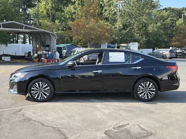 Used 2025 Black Nissan 2.5 SV image 10