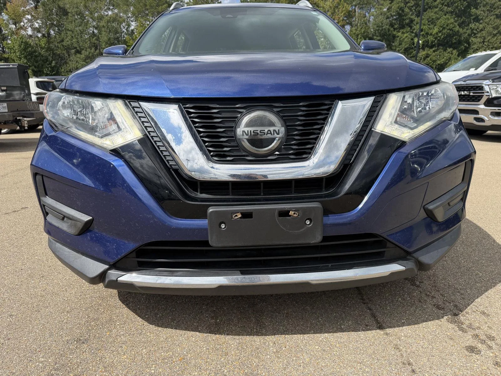 Used 2019 Caspian Blue Metallic Nissan S image 24