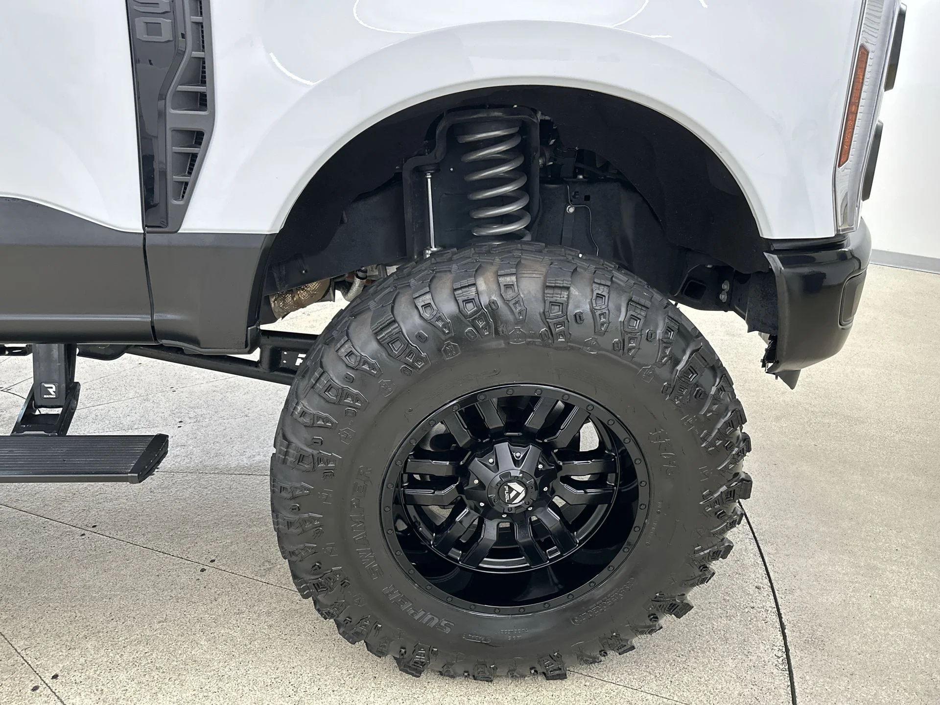 Used 2024 White Ford XL image 38