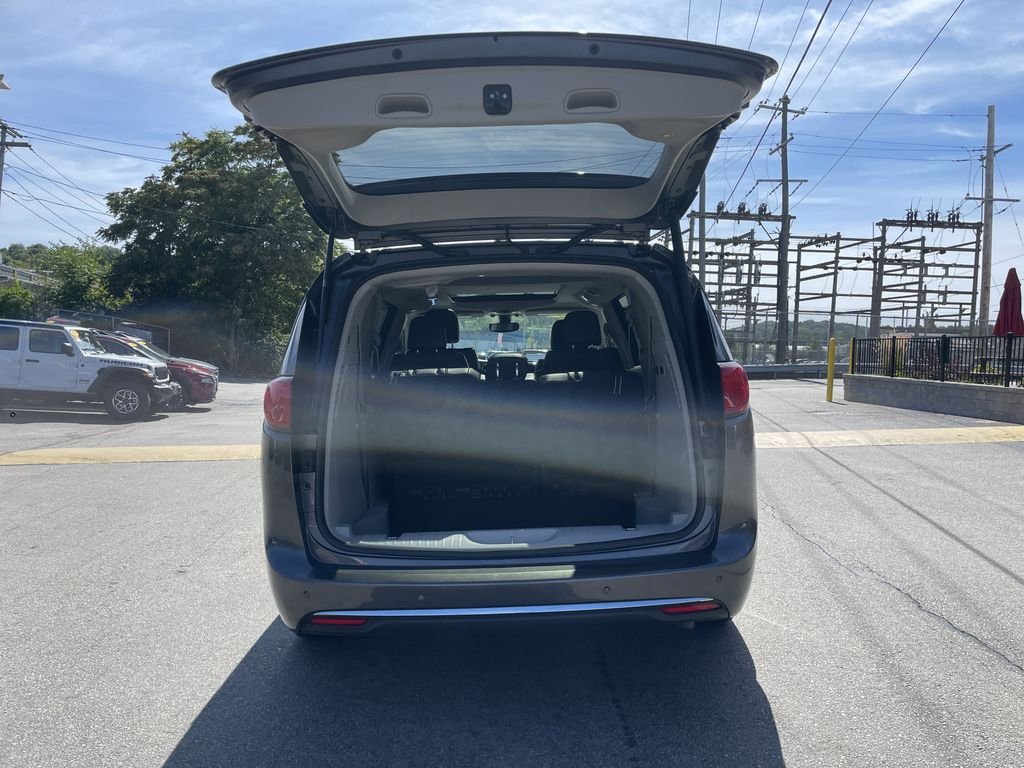 Certified Used 2019 Gray Chrysler Limited image 13