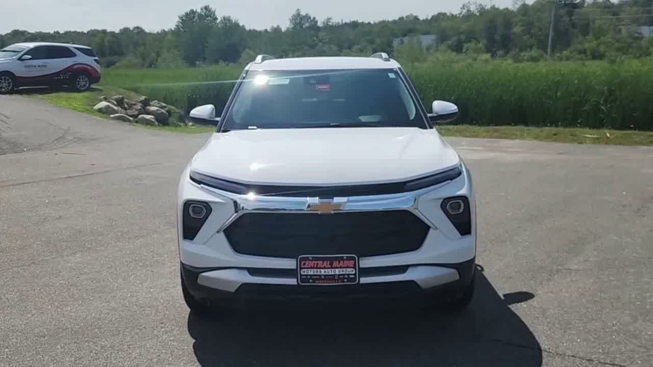 Used 2026 Summit White Chevrolet LT image 3