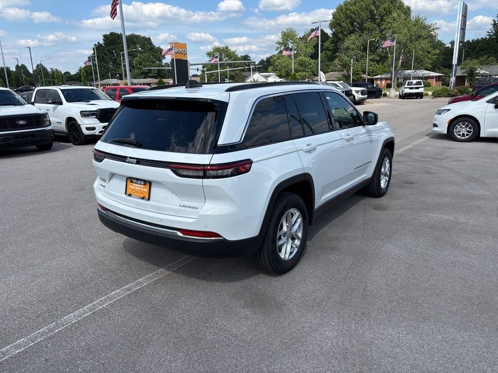 Used 2025 White Jeep Laredo X image 5