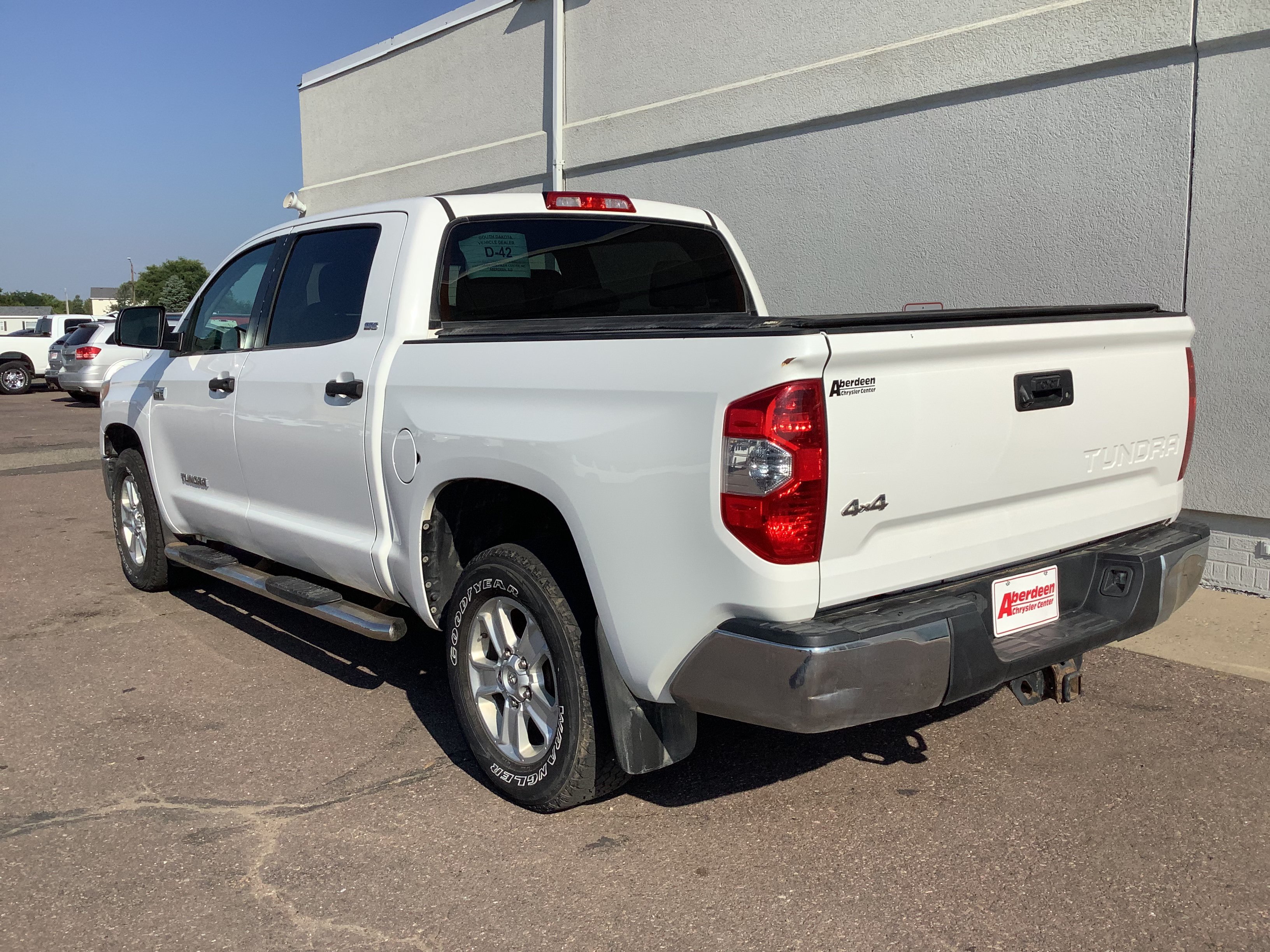 Used 2014 White Toyota SR5 image 7