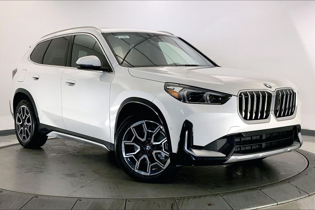 New 2027 Mineral White Metallic BMW xDrive28i image 11