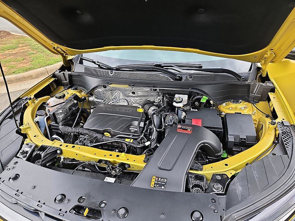 Used 2025 Nitro Yellow Metallic Chevrolet 2RS image 25