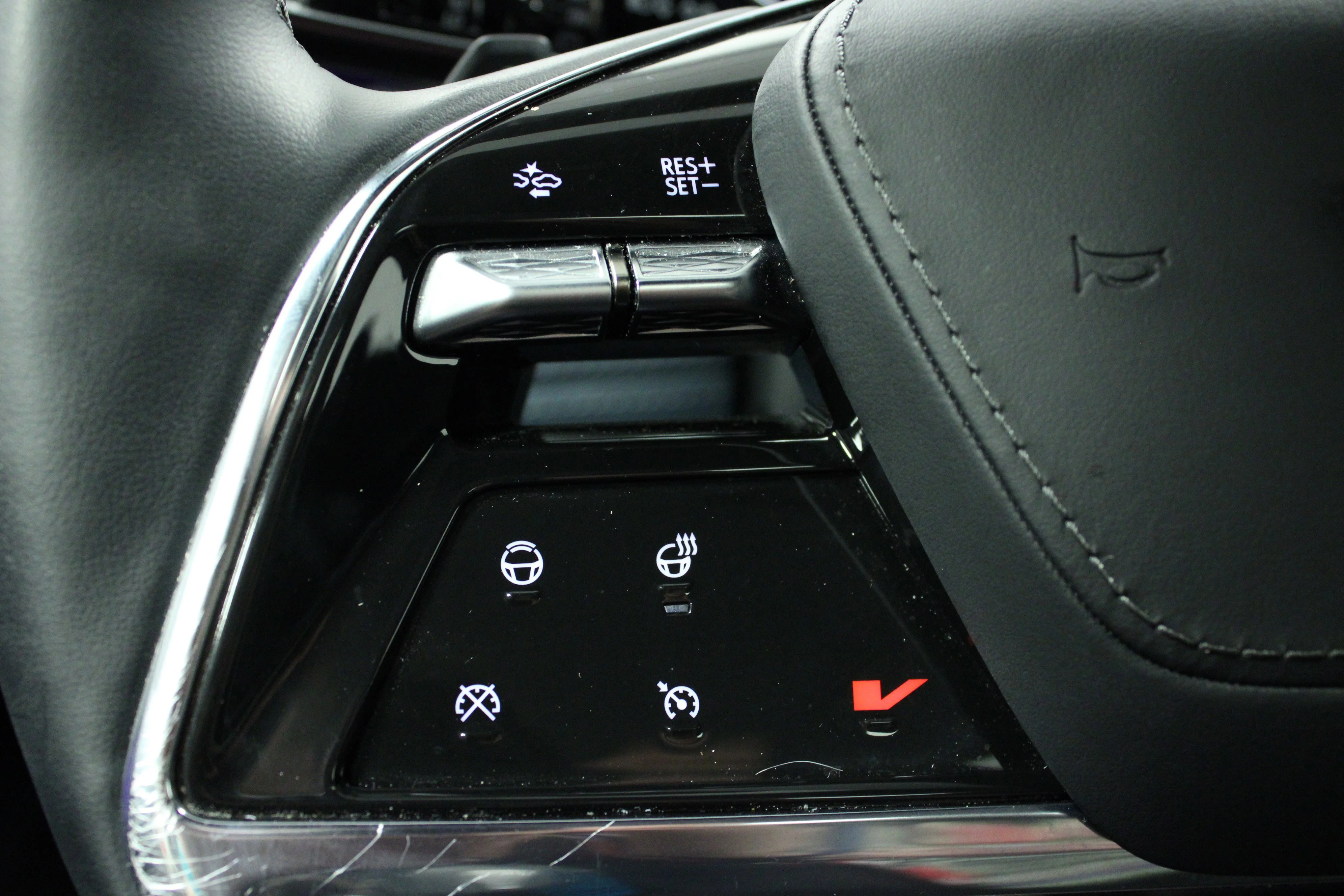 Used 2025 Summit White Cadillac Luxury 2 image 21
