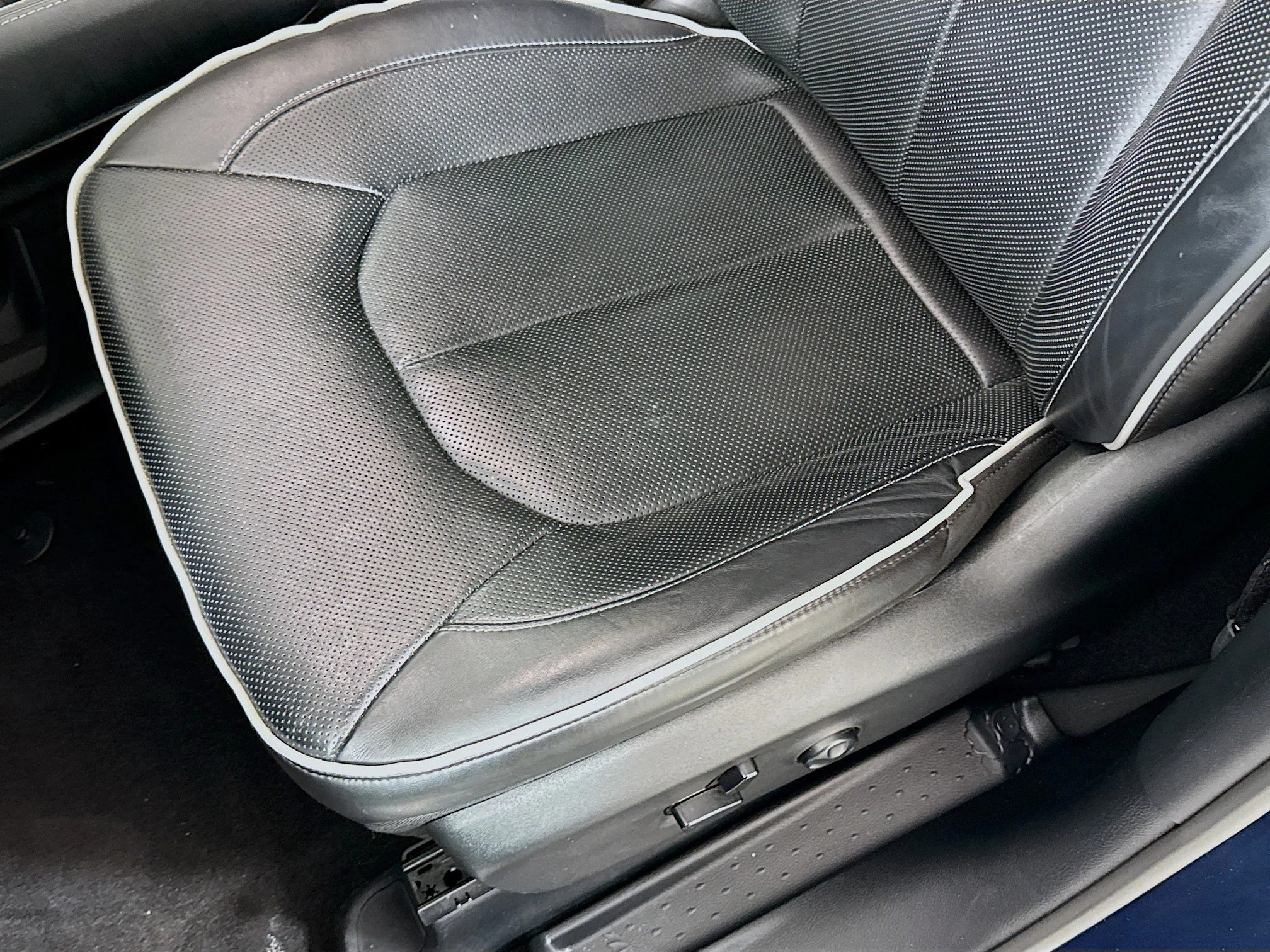 Used 2024 Fathom Blue Pearlcoat Chrysler Hybrid Premium S Appearance Pkg image 21