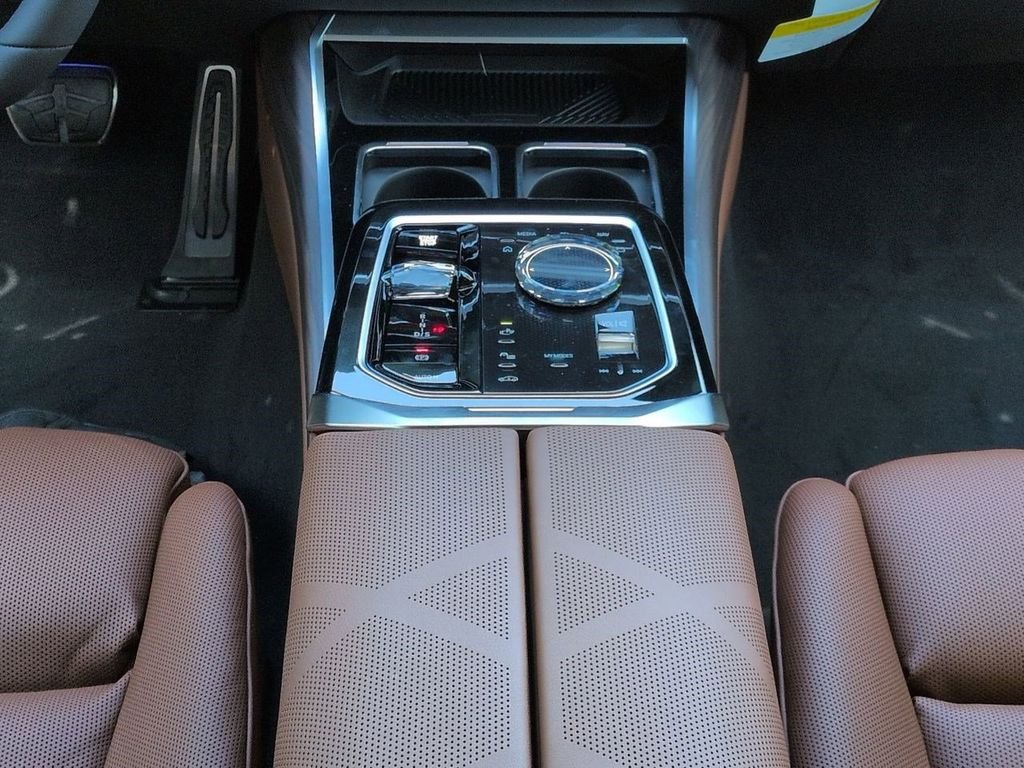 New 2026 Carbon Black Metallic BMW 760i xDrive image 19