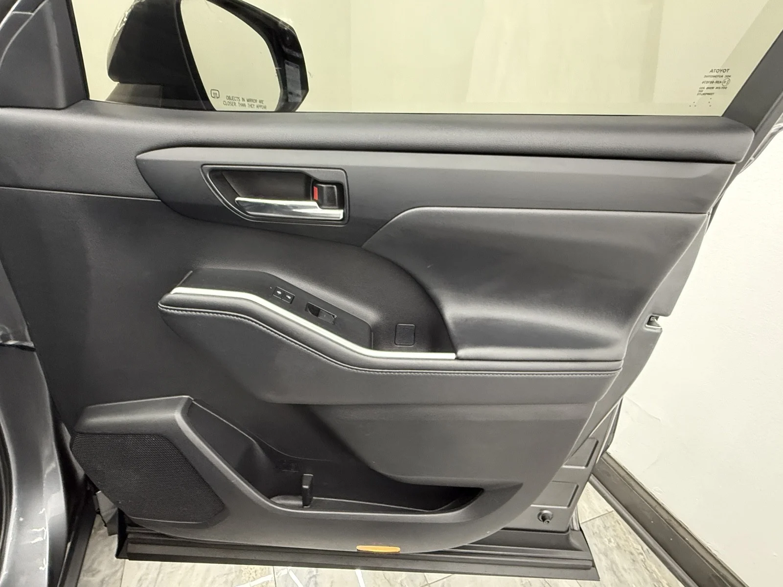 Used 2022 Magnetic Gray Metallic Toyota Hybrid XLE AWD image 49