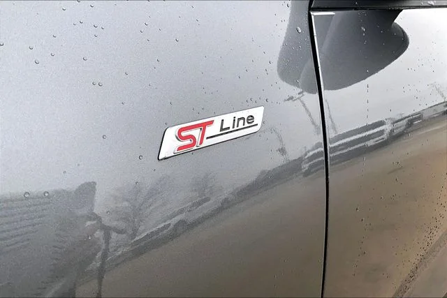 2026 Ford Escape ST-Line - Photo 9
