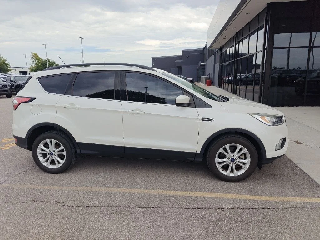 Used 2018 White Ford SEL image 3