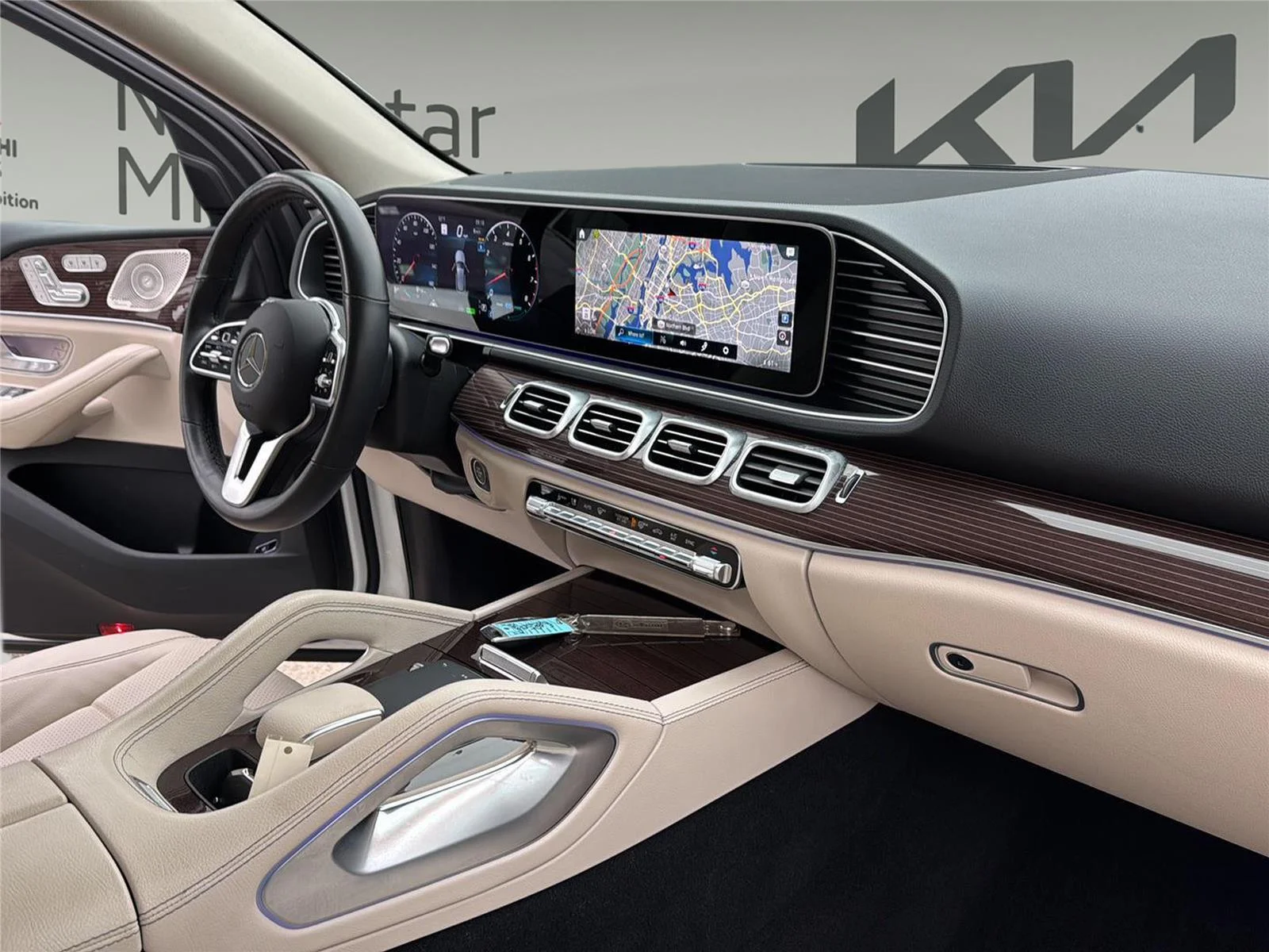 Used 2023 Polar White Mercedes-Benz GLE 450 image 32
