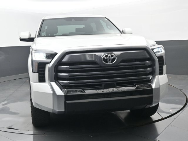 Used 2025 Wind Chill Pearl Toyota Limited image 19
