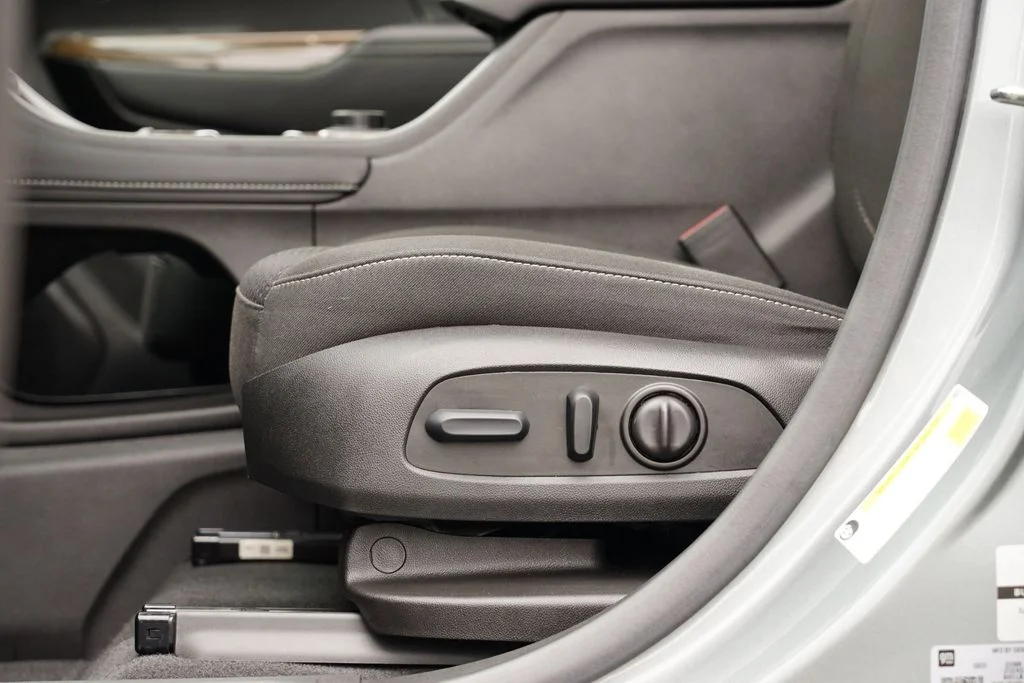 2023 GMC Acadia SLE - Photo 15