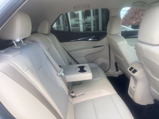 Used 2022 SUMMIT WHITE Buick Preferred image 24