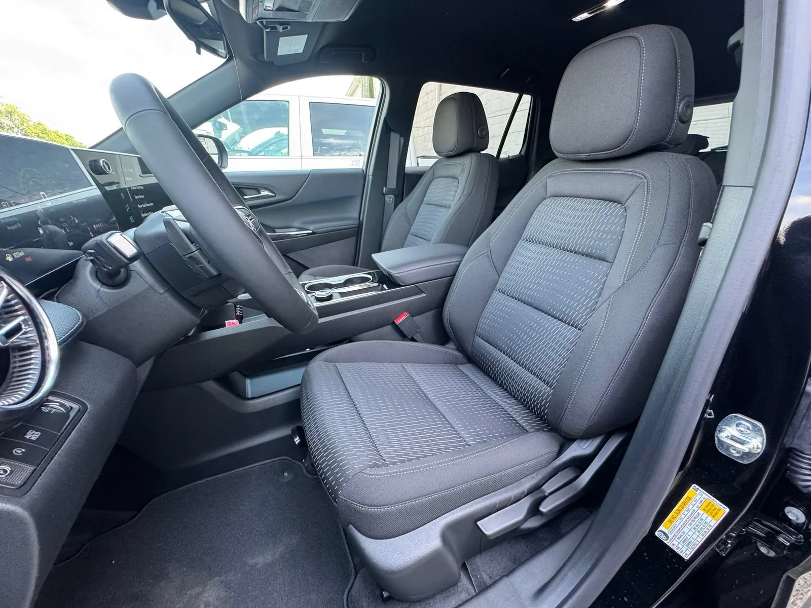2027 Chevrolet Equinox LT - Photo 14