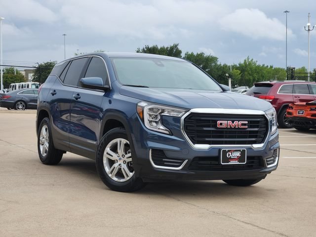 Used 2024 Downpour Metallic GMC SLE image 2
