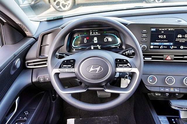 New 2026 White Hyundai SE image 20