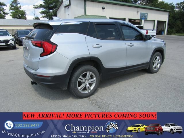 Used 2018 QUICKSILVER METALLIC GMC SLE image 4