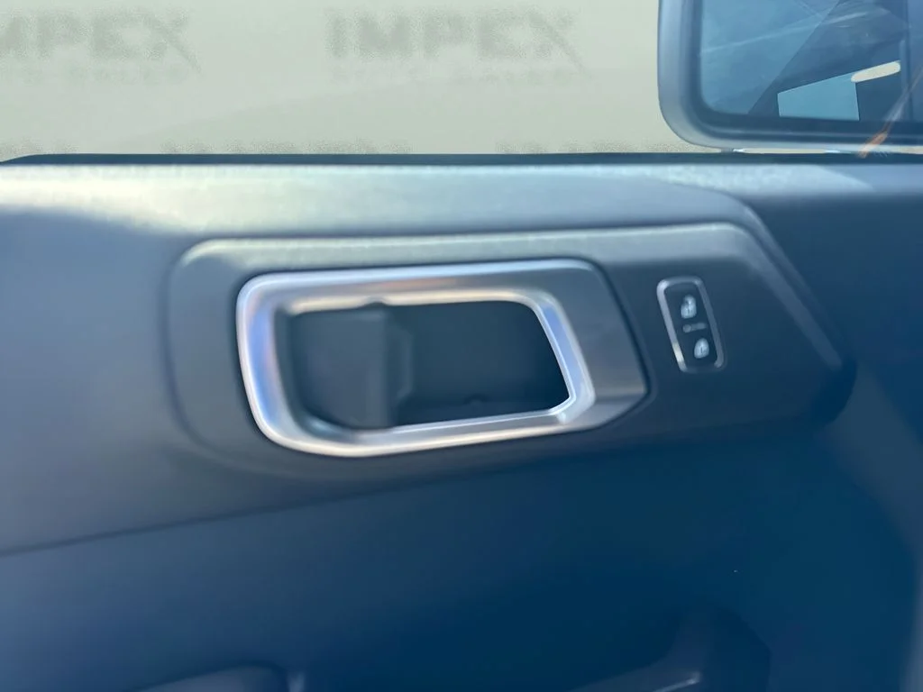 Used 2024 Gray Ford Badlands image 18