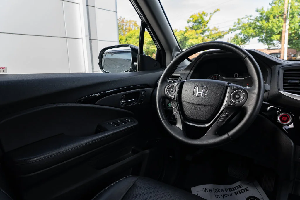 Used 2016 Black Honda Elite image 11