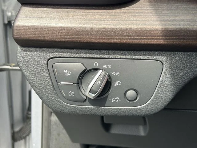 Used 2022  Audi 40 Premium Plus image 31