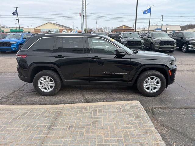 Used 2023 Black Jeep Laredo image 7