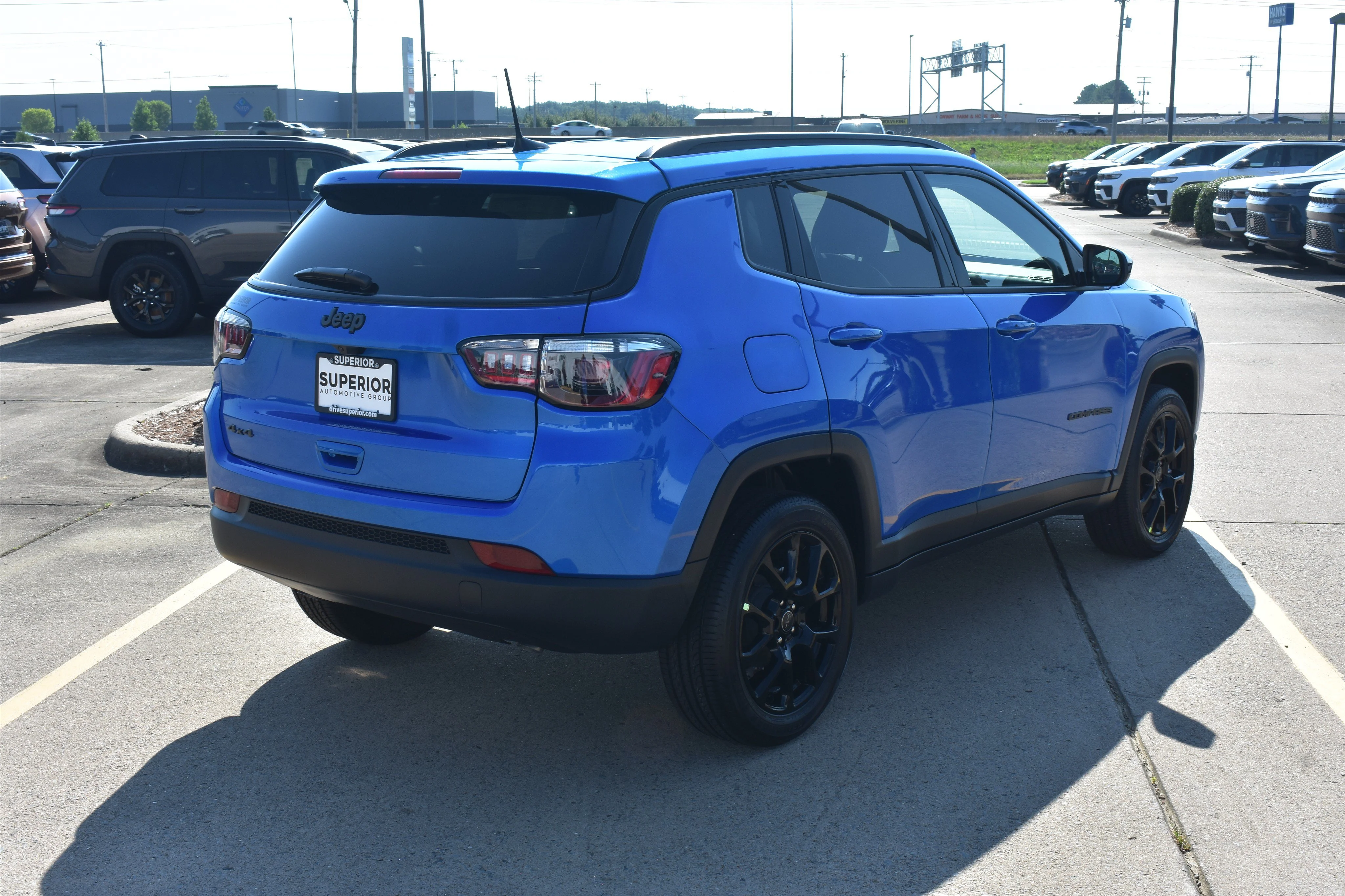 New 2026 Hydro Blue Pearlcoat Jeep Latitude Altitude image 5