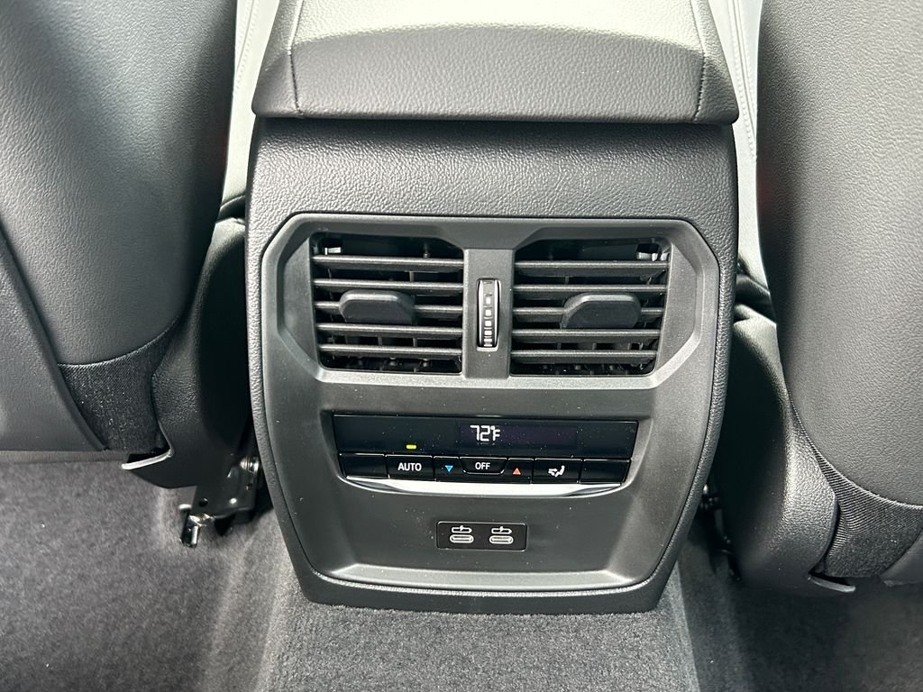 New 2026 Arctic Race Blue metallic BMW 330i xDrive image 33