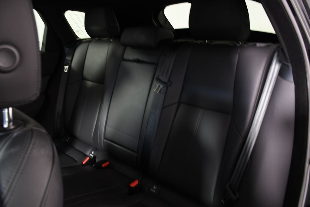 Used 2025 Santorini Black Metallic Land Rover Dynamic SE image 28
