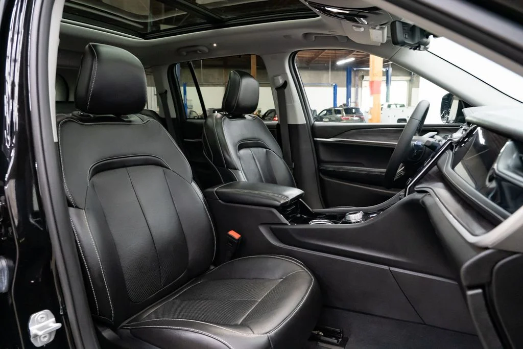 Used 2023 Black Jeep 4xe image 33