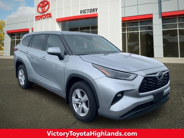 2023 Toyota Highlander LE AWD's photo