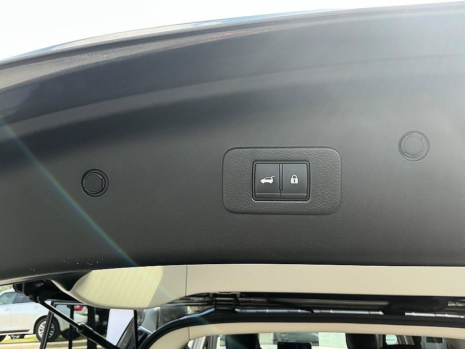 Certified Used 2023 Gun Metallic Nissan SL image 31
