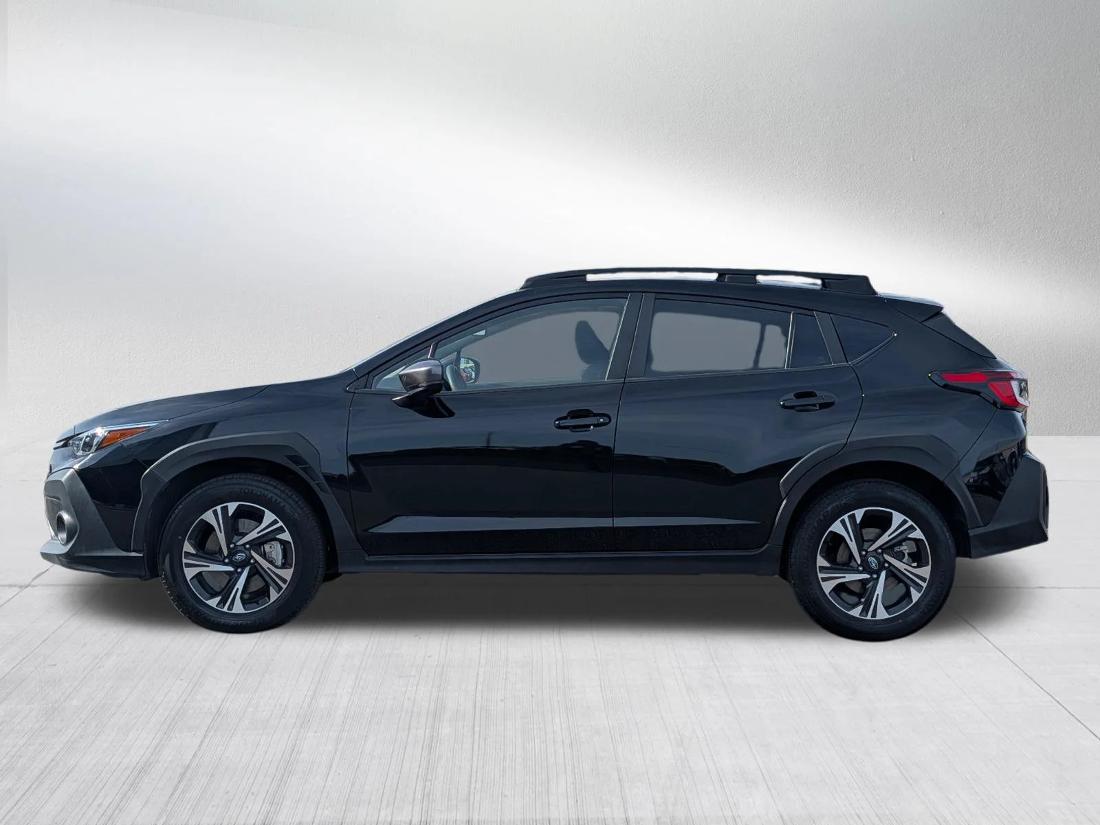 Used 2025 Crystal Black Silica Subaru Premium image 4