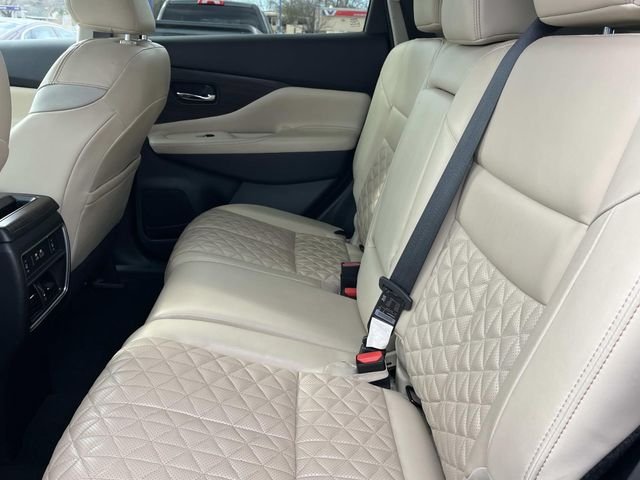 Used 2023  Nissan Platinum image 20