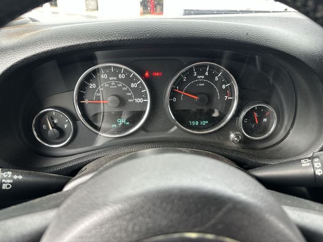 Used 2015 Silver Jeep Unlimited Sport image 12