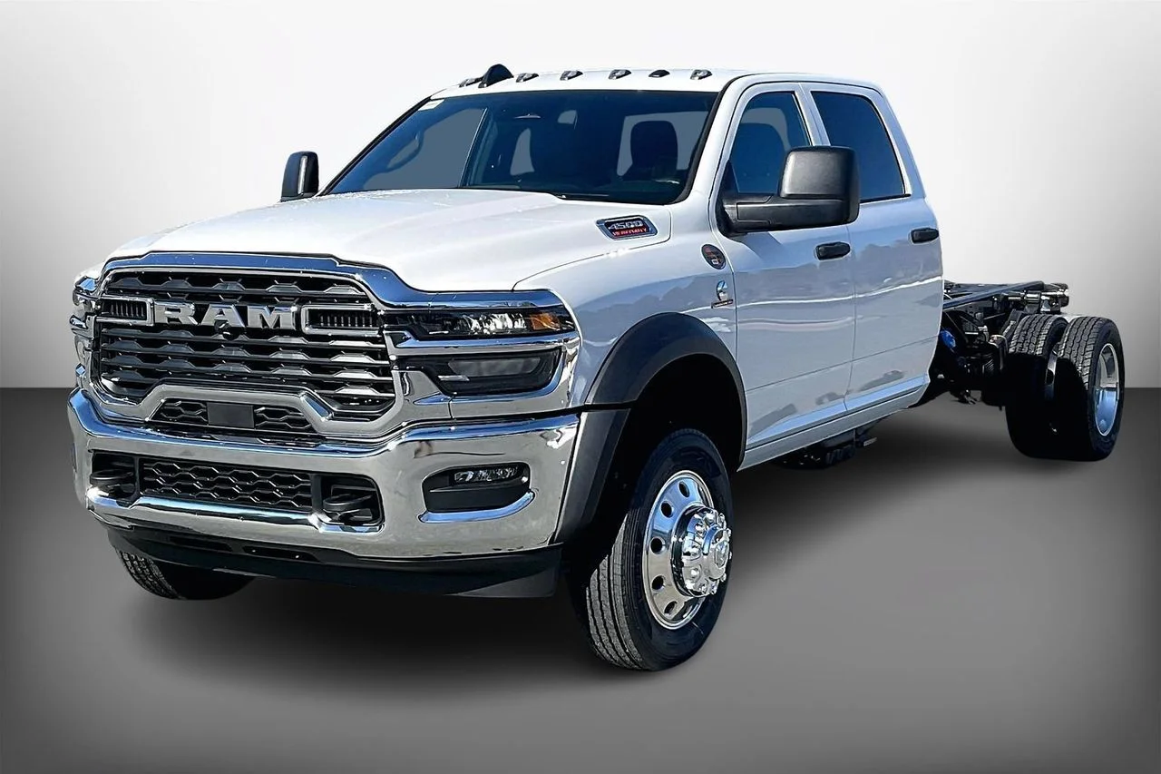 New 2026 Bright White Clear-Coat Exterior Paint RAM Tradesman image 4