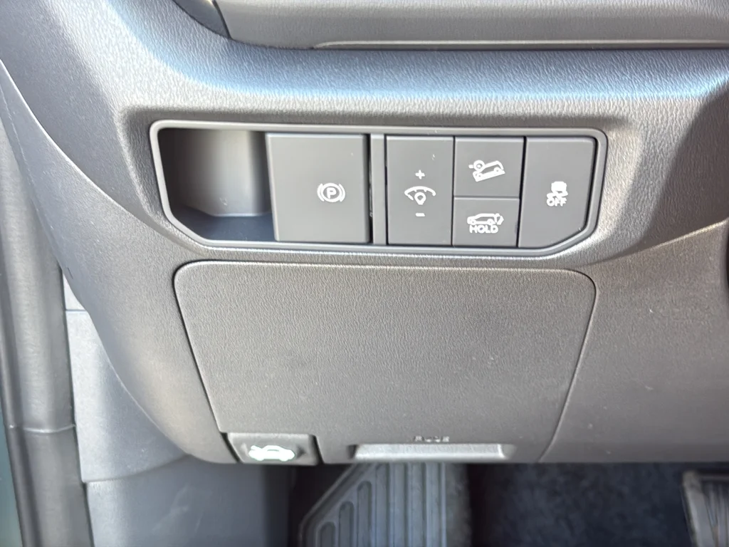 New 2027 Iceberg Green Kia X-Line S image 27