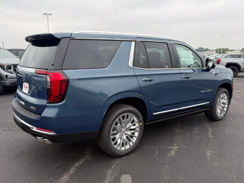 2026 GMC Yukon Denali - Photo 13
