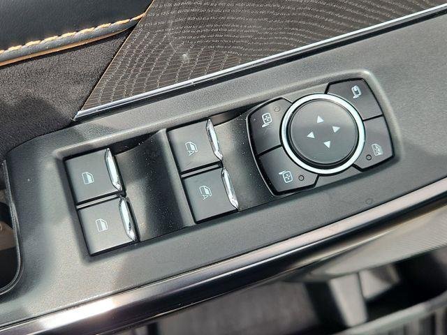 Used 2021  Ford XL image 24