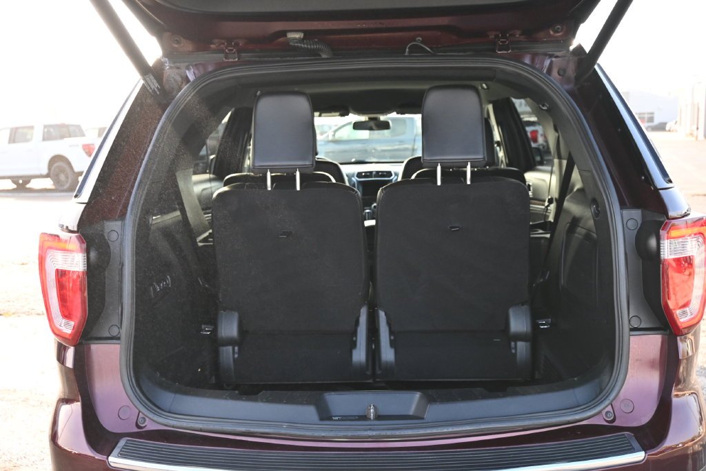 Used 2019 Burgundy Ford Limited image 12
