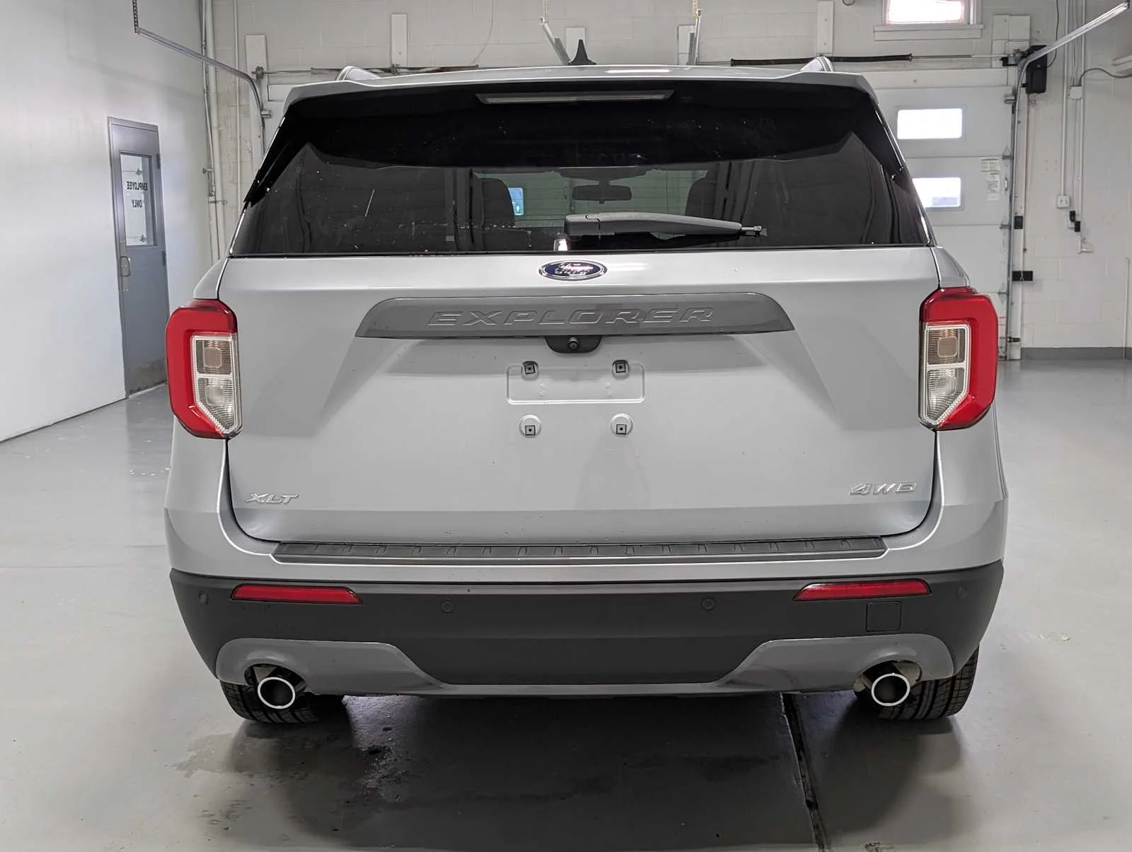 Used 2023 Iconic Silver Metallic Ford XLT image 9