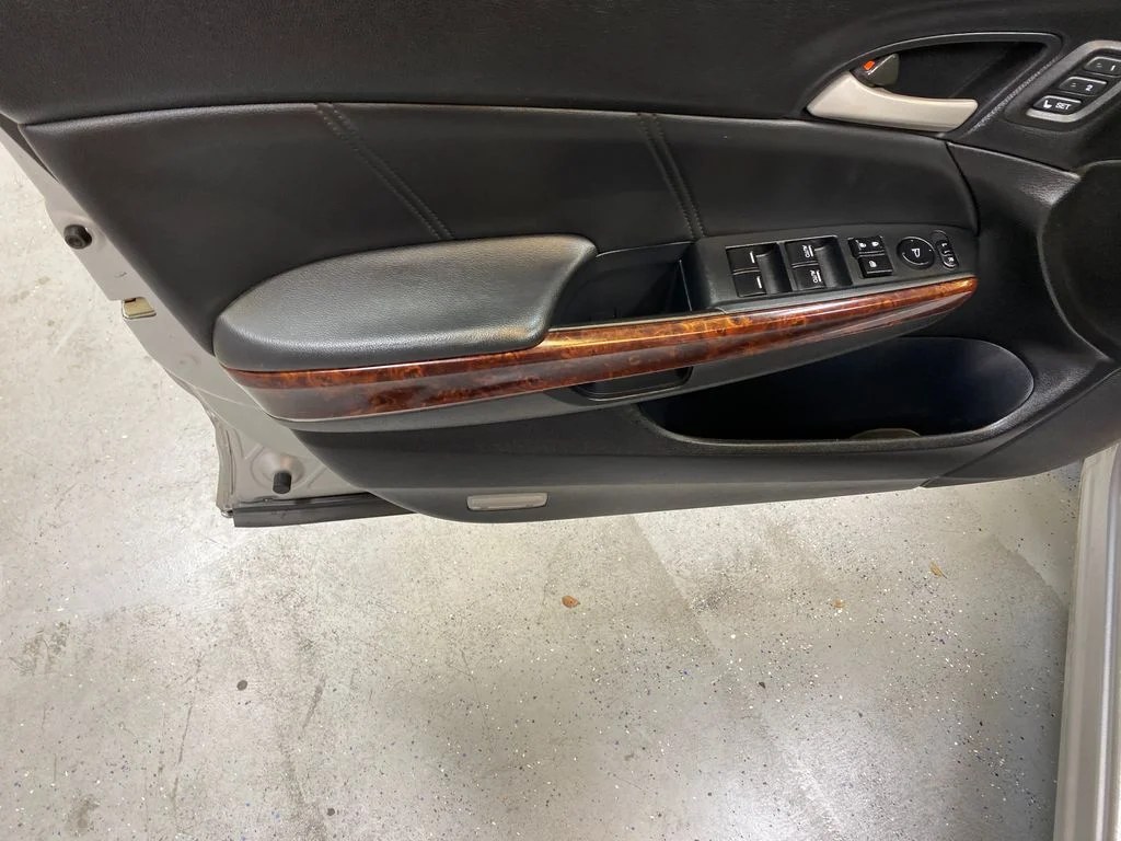 Used 2012 Silver Honda EX-L image 20