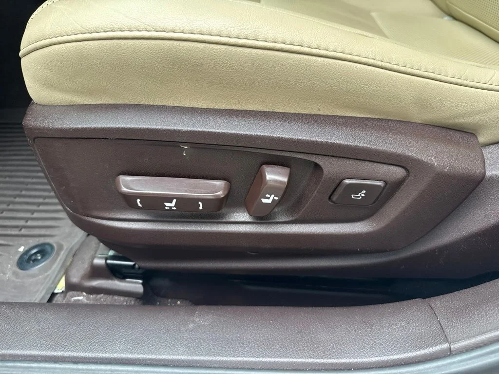 Used 2017 Beige Lexus 350 image 10