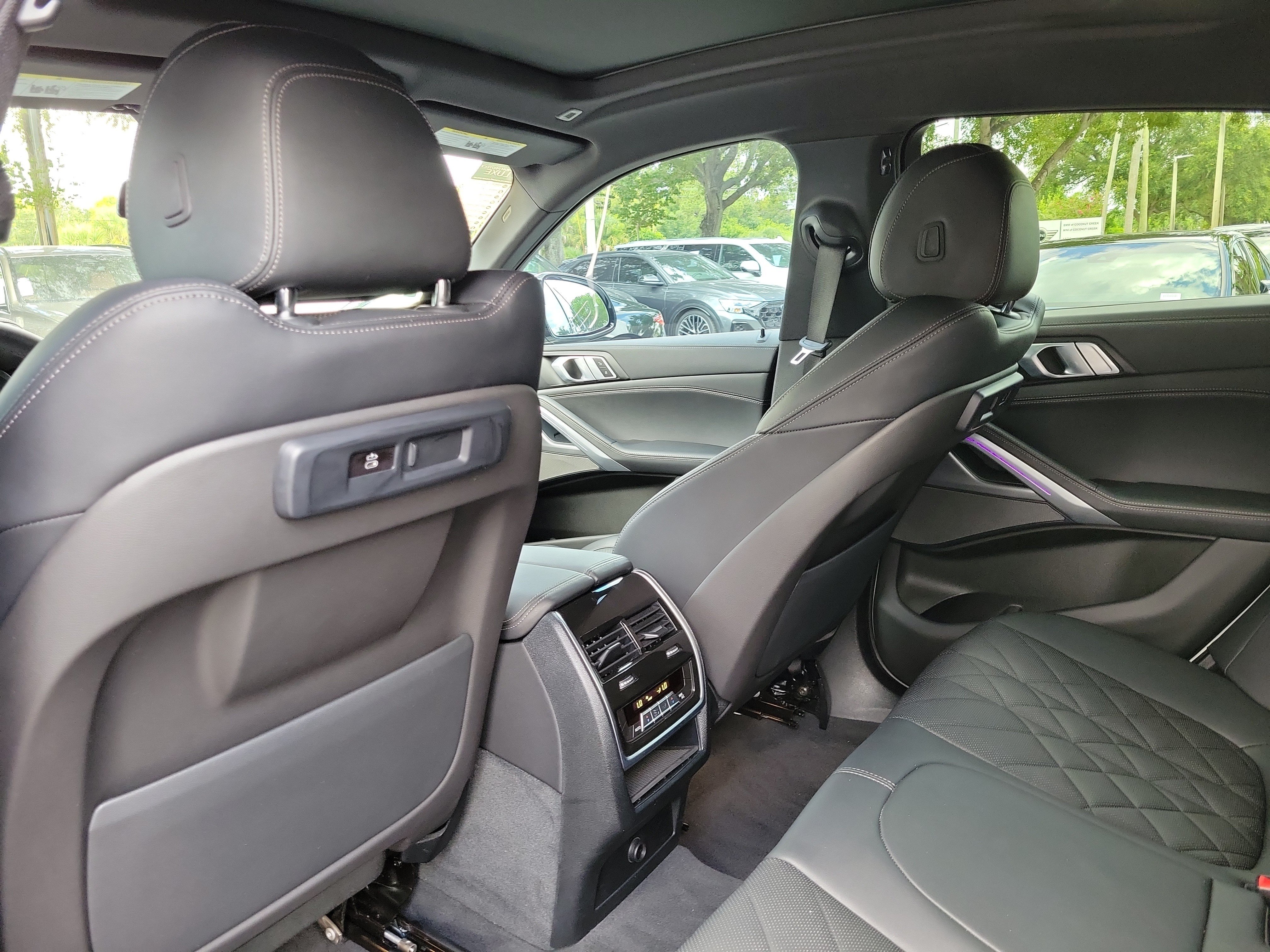Used 2023 Alpine White BMW xDrive40i image 9